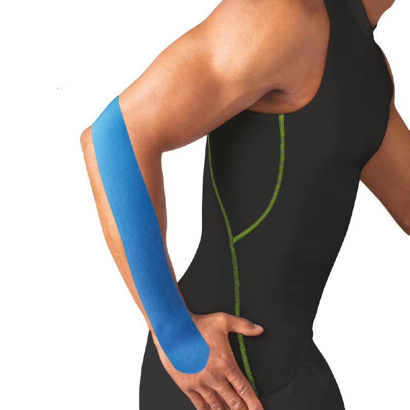 Leukotape K bleu application sur l'avant bras